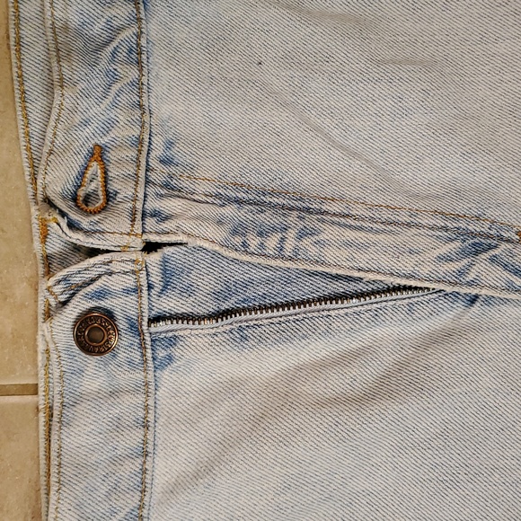 Women's vintage levi's shorts - Picture 8 of 13